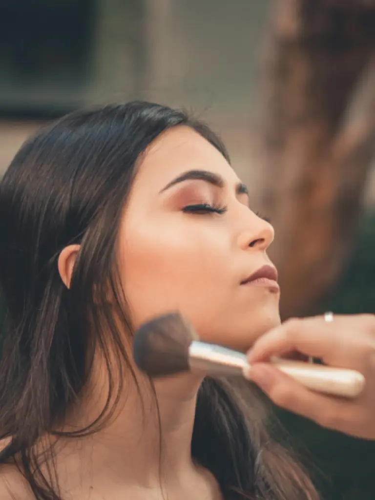Asesoría de Imagen, peluquería y maquillaje a domicilio Irina Rico imagen principal para la página Maquillaje a domicilio en valencia.